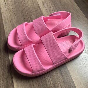 Brands Unlimited Pink Cloud Slides Chunky Strap Sandals Size 8 Casual Soft Girl